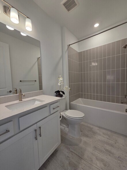 Building Photo - 5719 Silverside Pne Ct