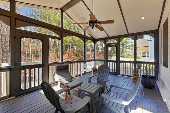 Building Photo - 3330 Spencer St