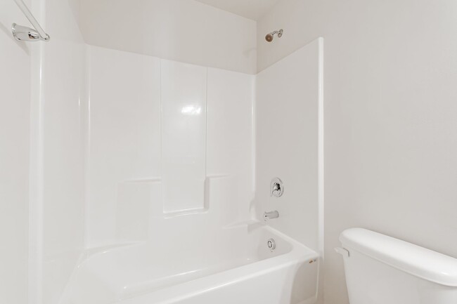 Building Photo - Gorgeous 4-Bedroom Home in Boulder Ridge –...