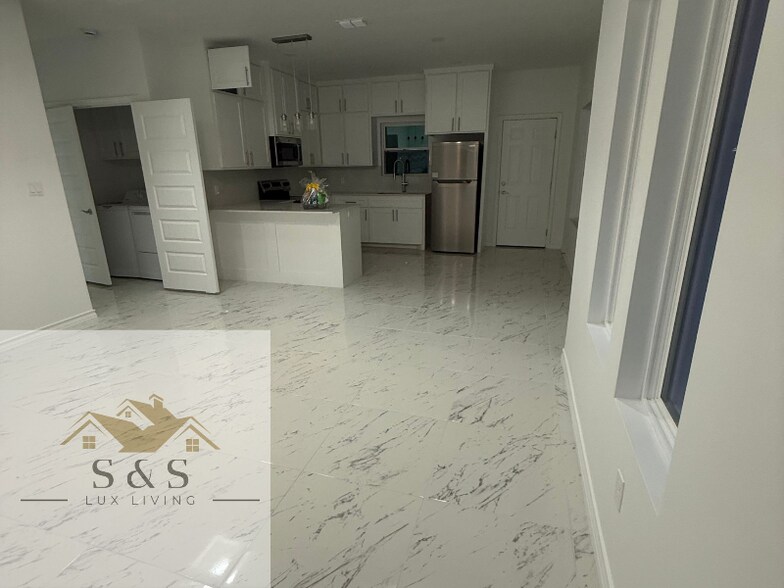 Building Photo - 11306 N 24th St