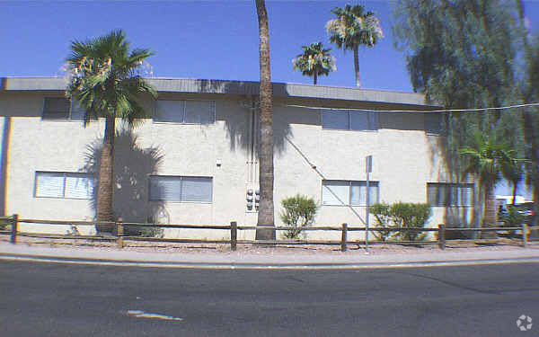 Building Photo - 1809 E Broadway Rd