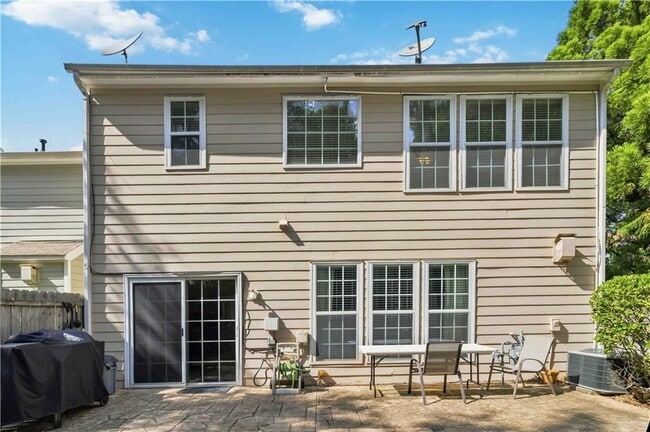 Building Photo - 105 Finchley Dr