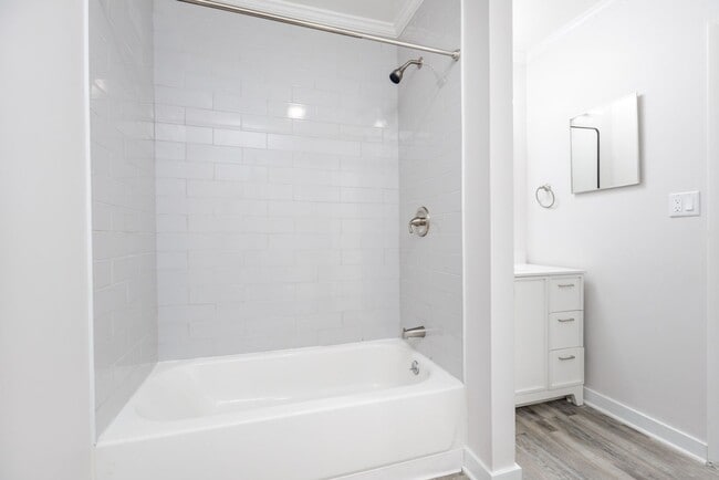 Building Photo - Spacious 2-Bed, 2-Bath Home with Basement – Prime Columbus Location!