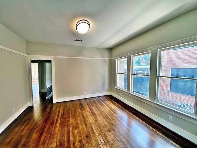 Building Photo - 1625 W Alabama St