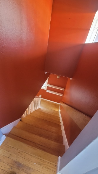 Building Photo - 1560 Highland Blvd