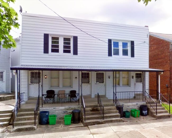 Building Photo - 978 Wayne Ave