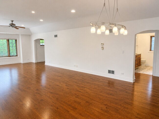 Building Photo - 1759 Dewes St