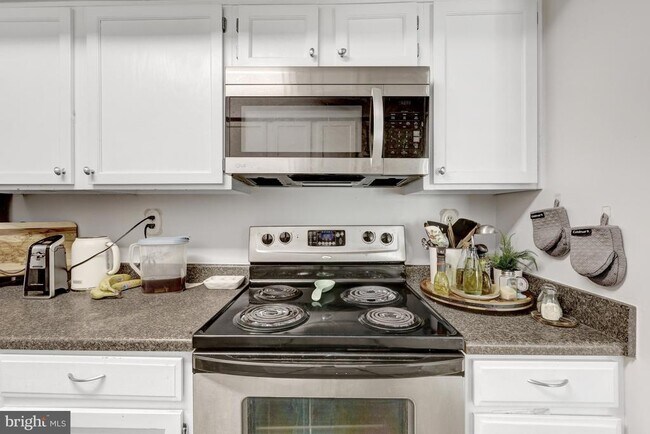 Building Photo - 10205 Ashbrooke Ct