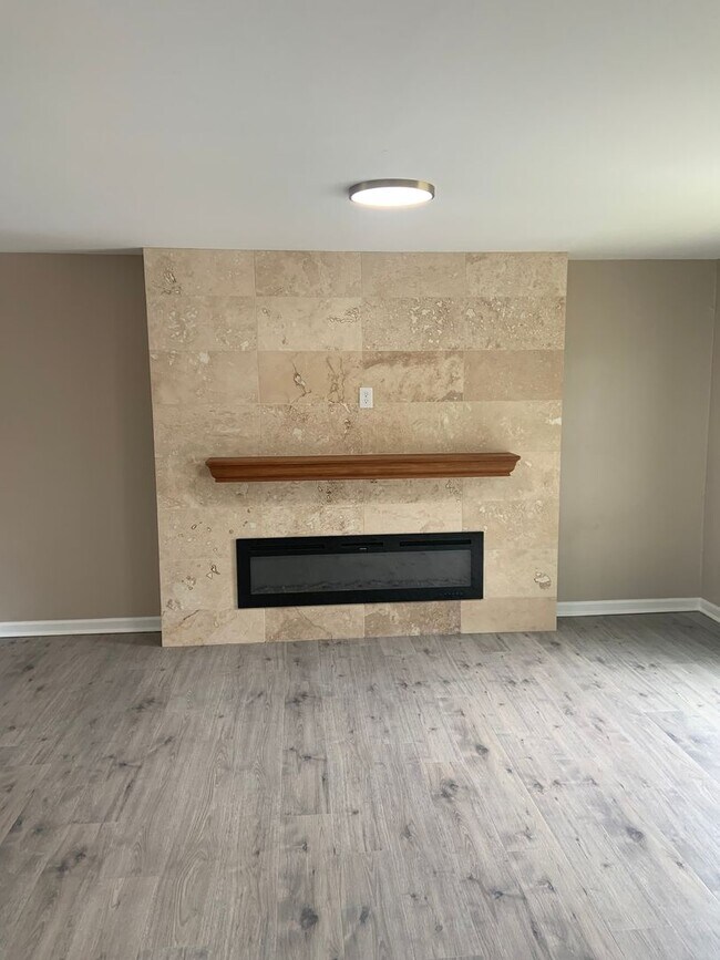 Building Photo - Beautiful 4-Bedroom Townhome for Rent in Desirable Cranberry Township!