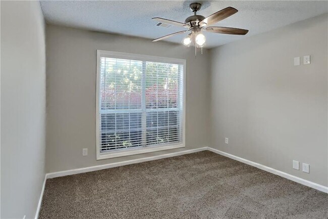 Building Photo - 2890 Williams Farm Dr
