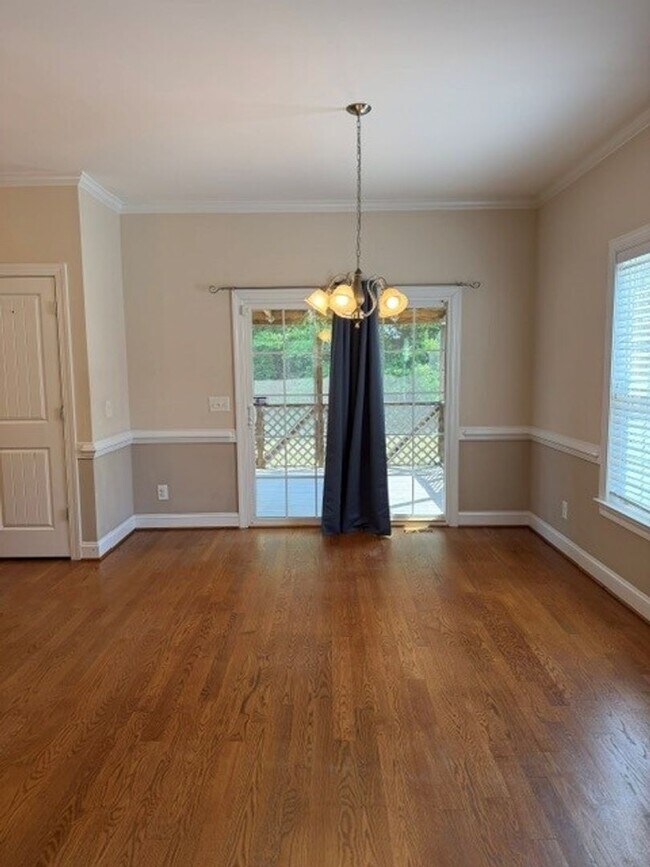 Building Photo - 4 Bed/2.5 Bath Home - Desirable Glen Laurel Subdivision - CBA School District