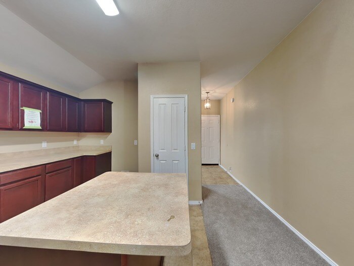 Building Photo - 152 E Kirnwood Dr