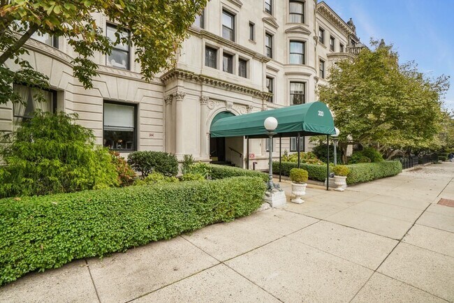 Building Photo - 333 Commonwealth Ave