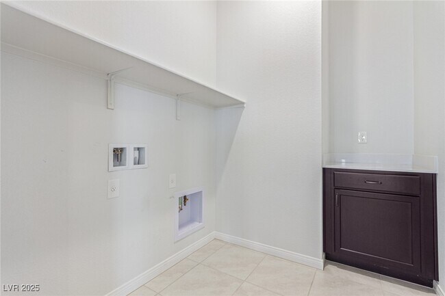 Building Photo - 298 Nine Mile Creek Dr