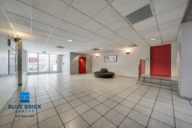 Building Photo - 8430 Cedros Ave