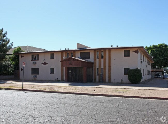 Primary Photo - 846 North 4th Avenue Apartments