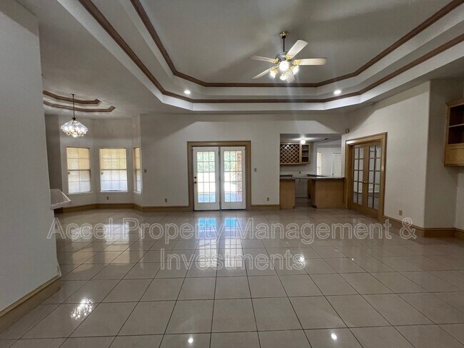 Building Photo - 1703 Sunrise