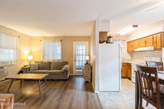 Building Photo - 6C Pembroke Ln