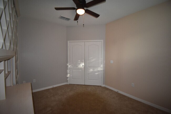 Building Photo - 4 Bed/3.5 Bath, Pool and Waterfront home, ...