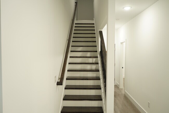 Building Photo - 781 Berry Rd