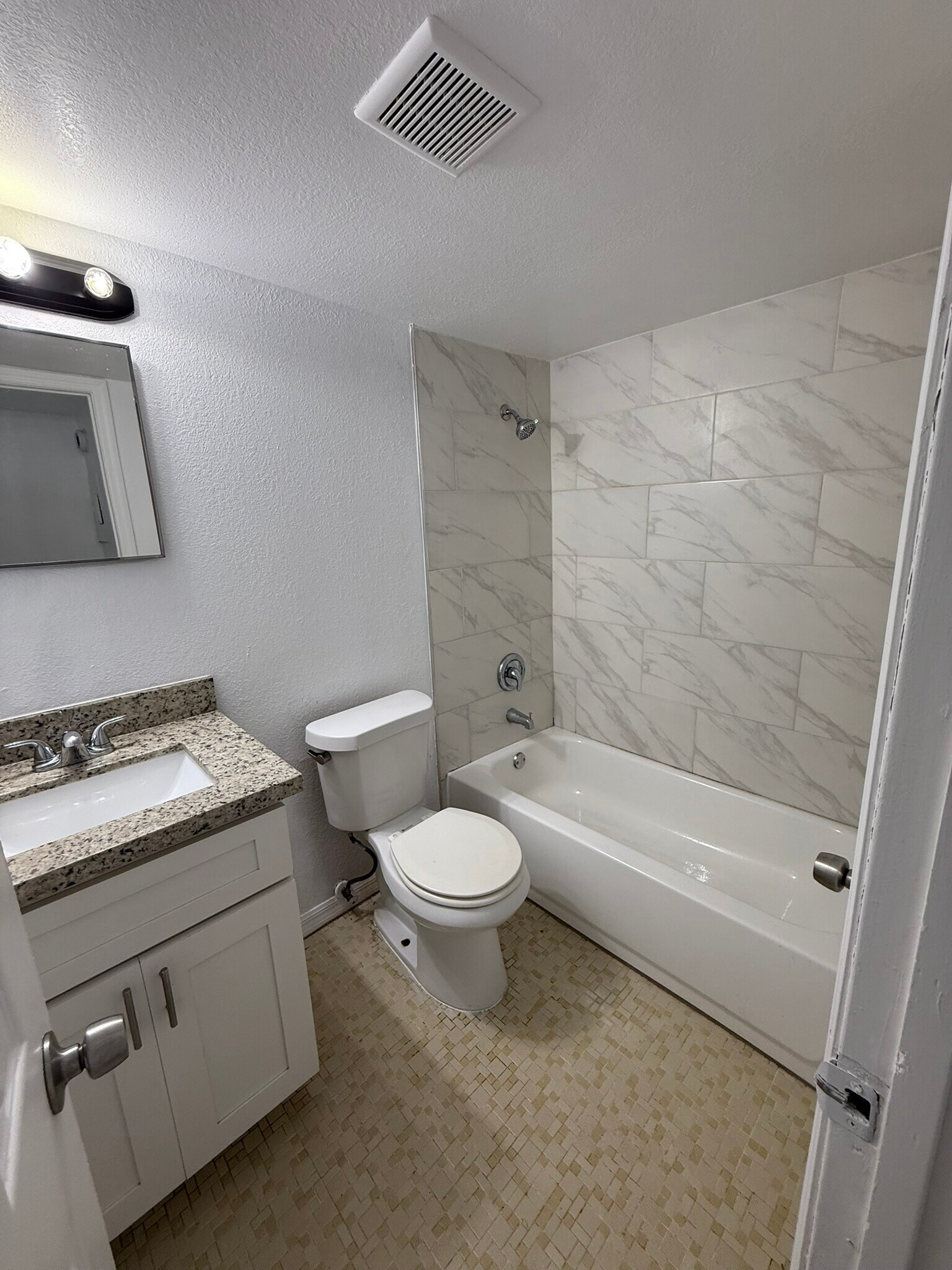 Building Photo - Pinehurst Apartments