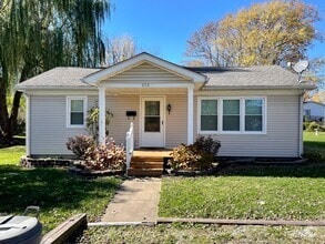 Building Photo - Charming 2 Bed 1 Bath House For Rent in Bo...