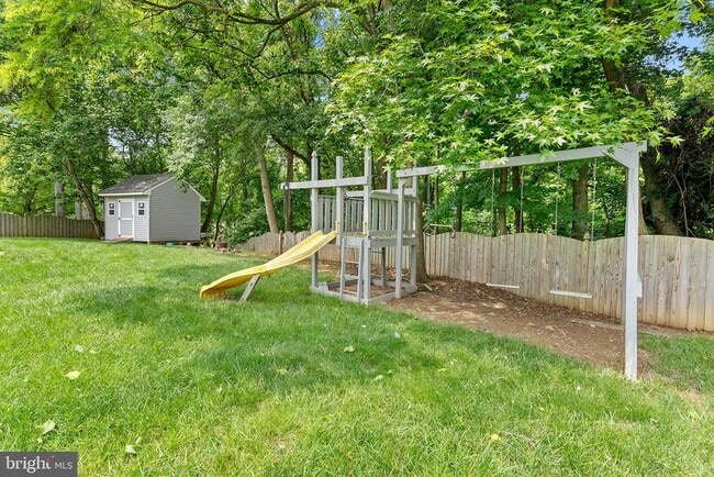 Building Photo - 2355 Albany Way