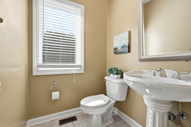 Building Photo - Ready NOW in The Reserve at Great Neck, Top-Rated Schools, Pet Friendly