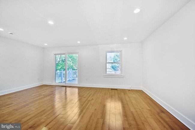 Building Photo - 10222 Arizona Cir