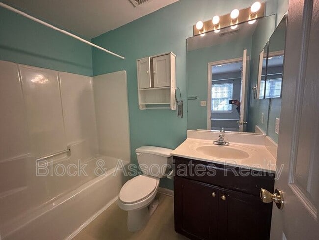 Building Photo - 3712 Winborne Ln