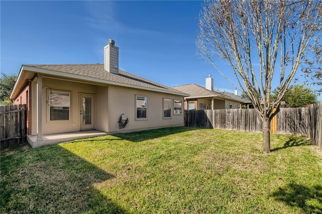 Building Photo - 271 Housefinch Loop