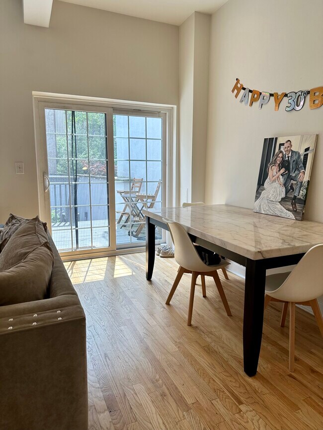 Building Photo - 139 Garden St