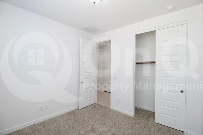 Building Photo - 16396 W Questa Dr