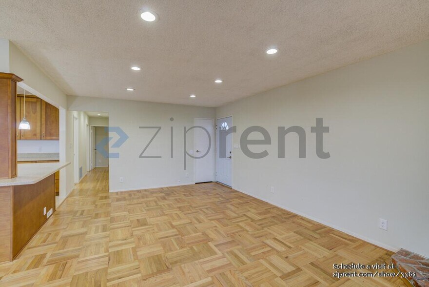 Building Photo - Unit
