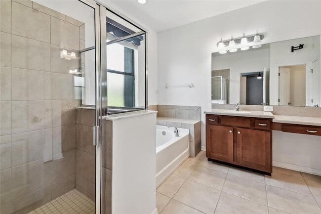 Building Photo - 5303 Moon Shell Dr