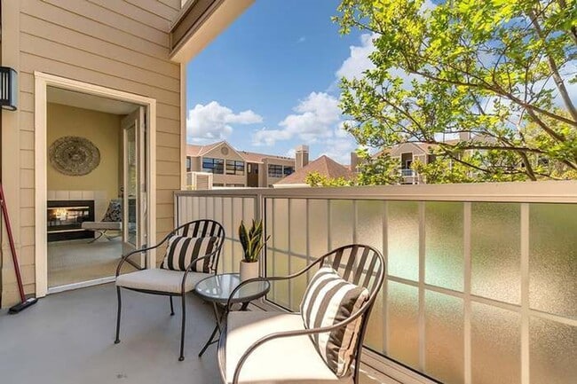 Building Photo - Serene & Pristine: 3 Bedroom, 3 Bath Bi-Level Condominium available in Central San Jose Location