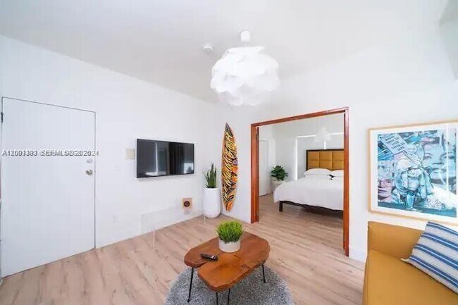 Building Photo - 227 1st St