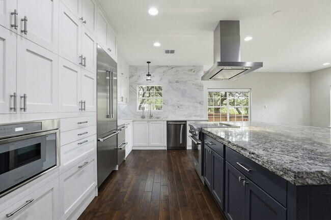 Building Photo - 17006 Silverwood Dr