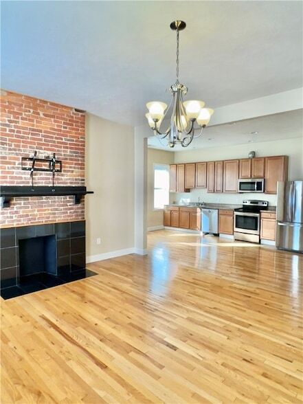 Building Photo - 860 Western Ave