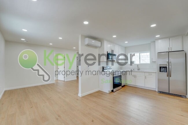 Building Photo - 2412 33rd St