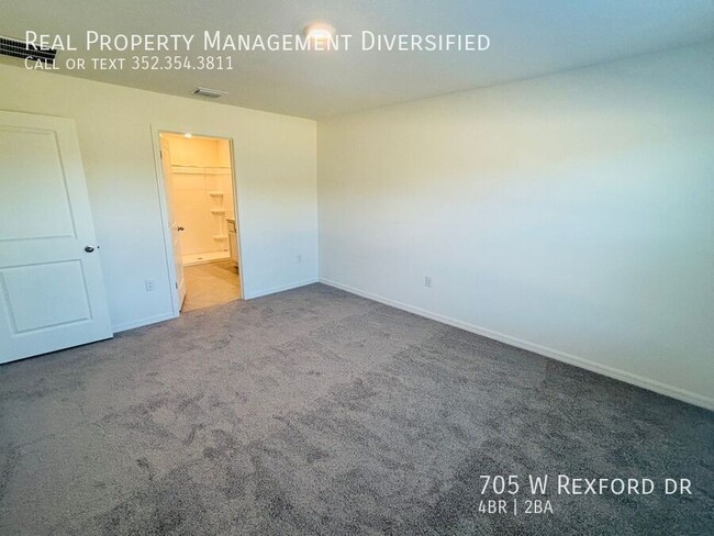 Building Photo - 705 W Rexford Dr