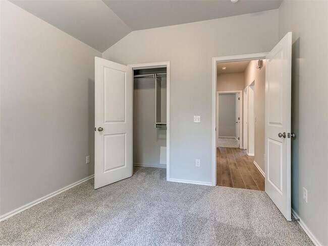 Building Photo - 501 Trenton Rd
