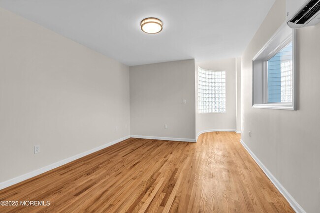 Building Photo - 525 Washington Blvd