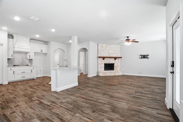 Building Photo - 7228 Windy Ridge Dr