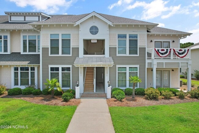 Primary Photo - 2537 St James Dr SE