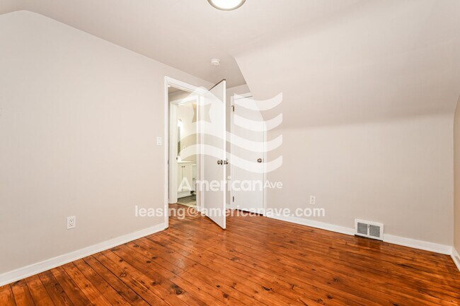 Building Photo - 1727 Wesley St