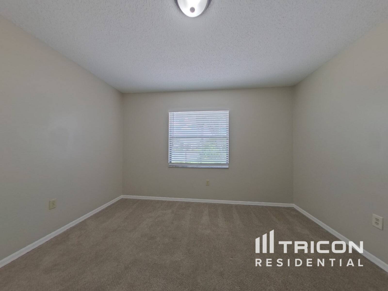 Building Photo - 6050 Fall River Dr