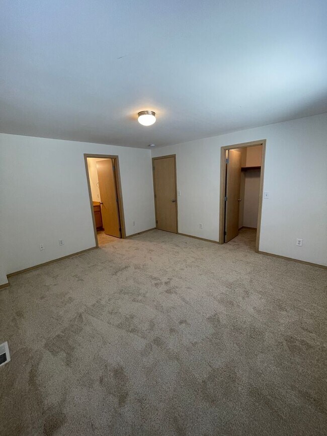 Building Photo - 4Bd/3Ba Bothell Home