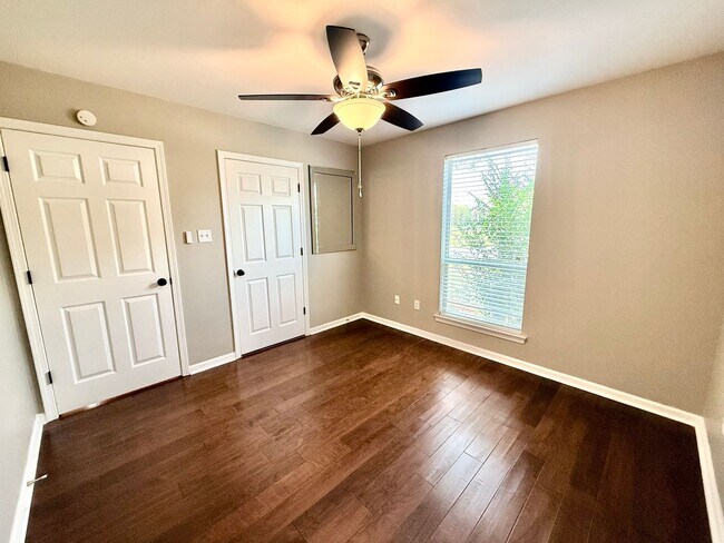 Building Photo - 12483 Fairhope Way