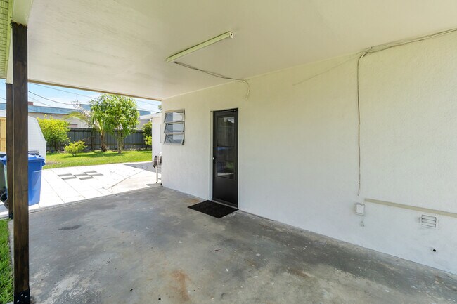 Building Photo - 7703 Southside Ln